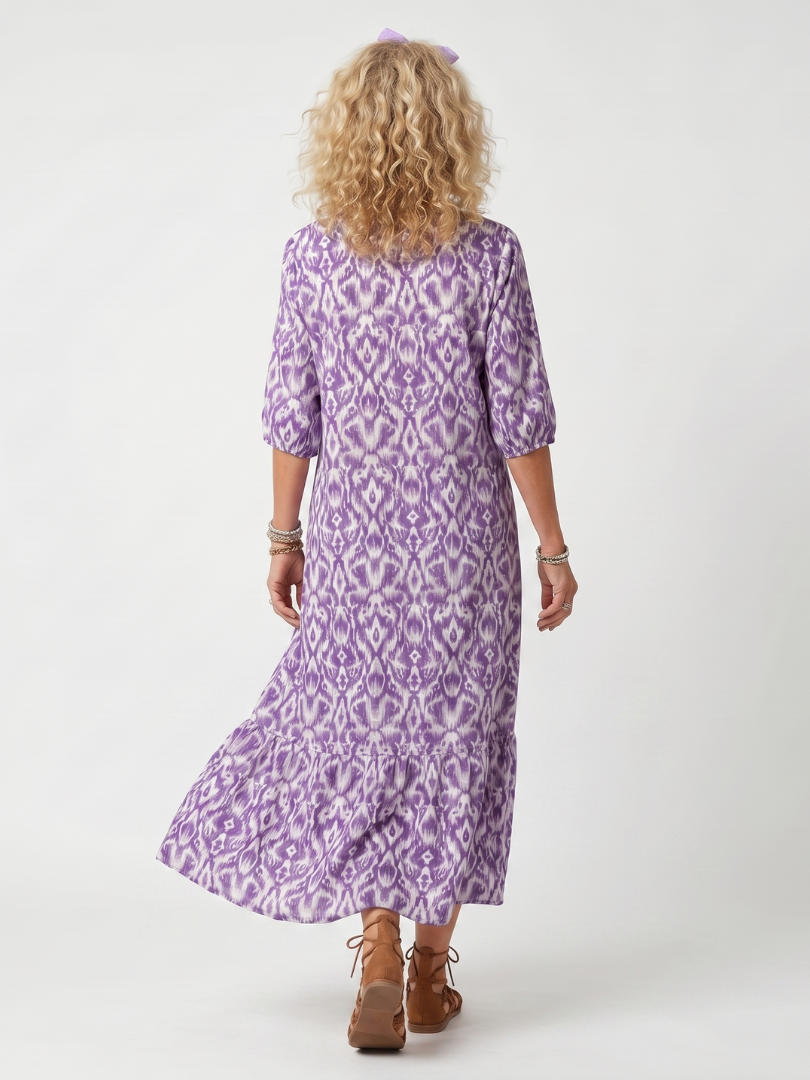 Robe midi violette imprimée, vue de dos, manches trois-quarts