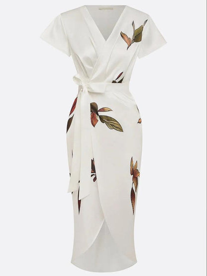 Robe portefeuille blanche, manches courtes, col V, nœud à la taille, motif oiseaux et feuilles