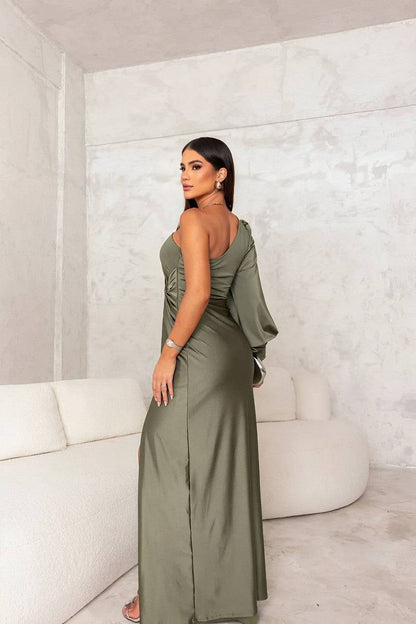 Robe trapèze Eleanor™ dos nu partiel vert olive, drapée, fente latérale.